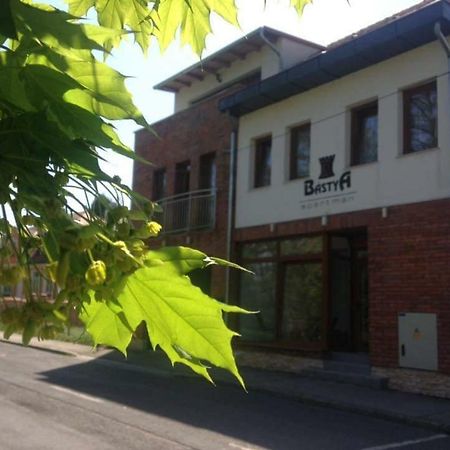 Bastya Apartmanhaz Sárvár Extérieur photo
