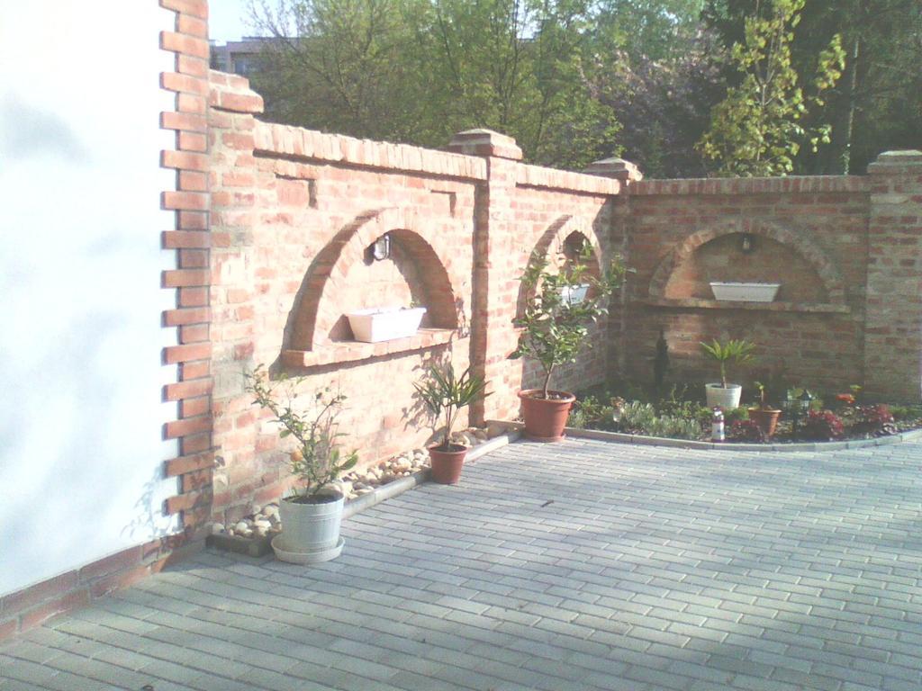 Bastya Apartmanhaz Sárvár Extérieur photo