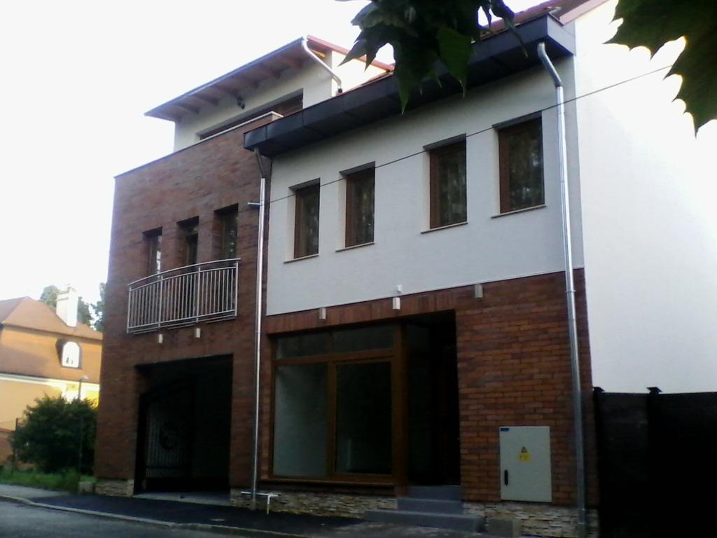 Bastya Apartmanhaz Sárvár Extérieur photo