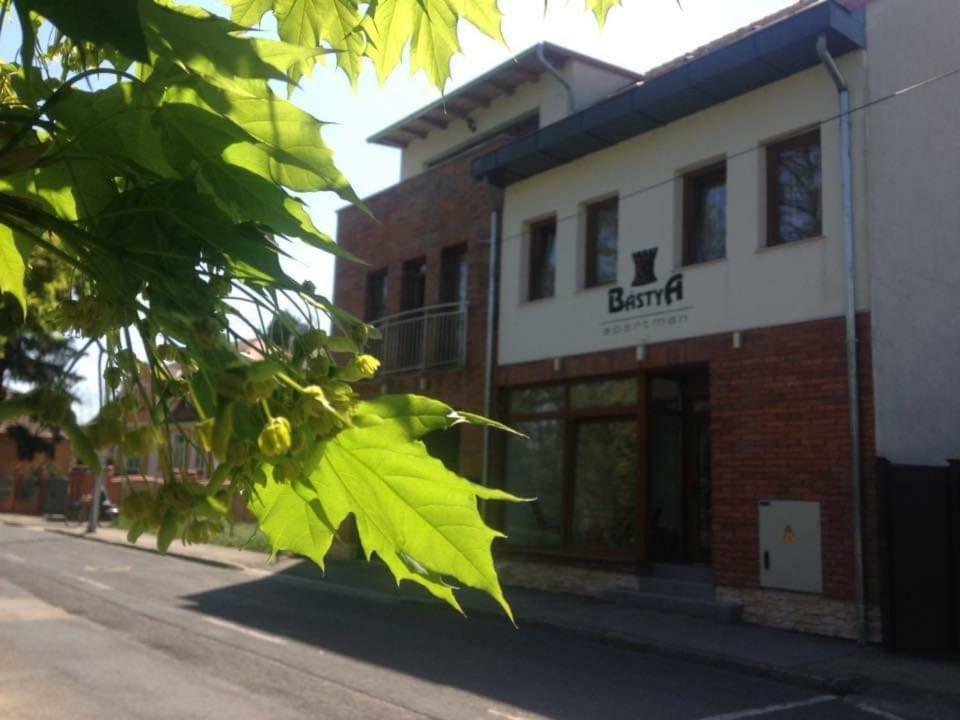 Bastya Apartmanhaz Sárvár Extérieur photo